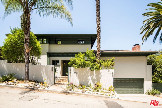 Photo - 1975 Micheltorena St Casa