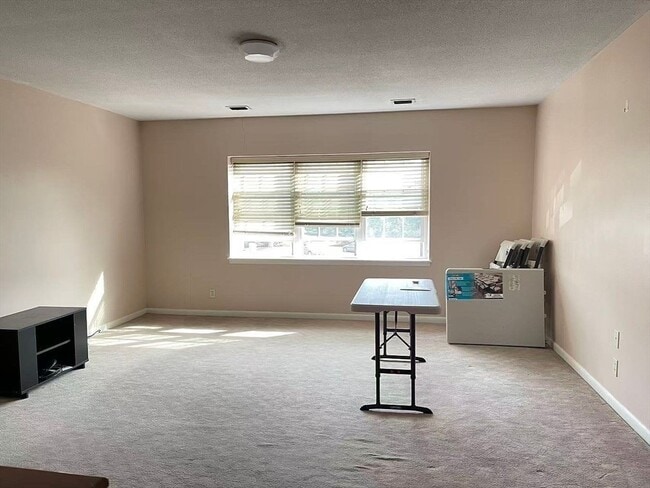 Photo - 30 Lake Shore Ct Unit 4