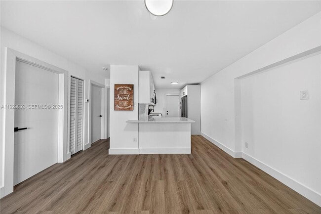 Photo - 2633 NE 13th Ave Unidad 1