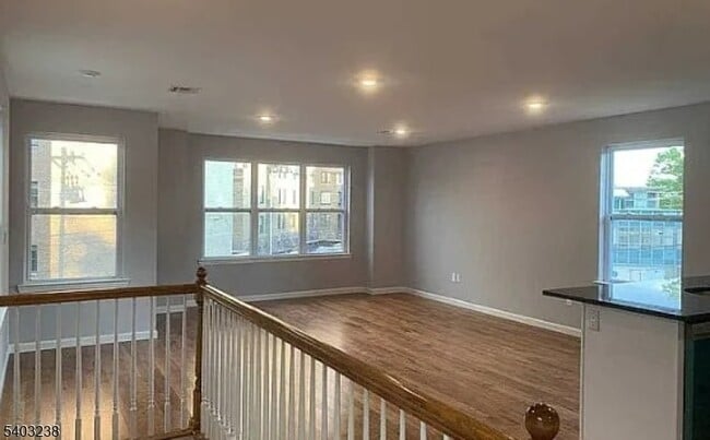 Photo - 201 Schuyler Ave