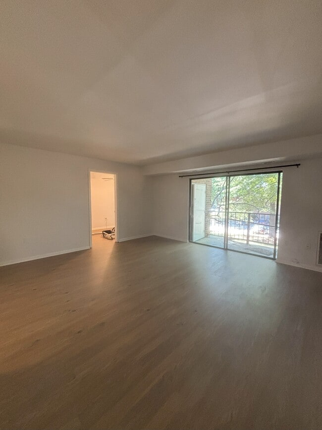 Sala de estar - 818 Quince Orchard Blvd Unidad 101