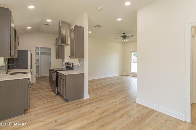 122 Pebble Beach Dr