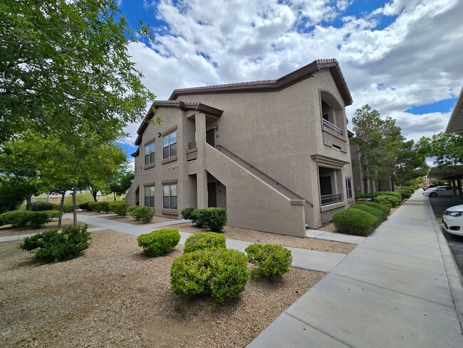 A Charming 3 Bedroom upstairs unit in NW L... - A Charming 3 Bedroom upstairs unit in NW L... Casa