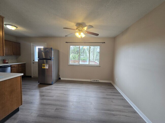 Photo - 3 Bedroom Split Entry - Gateway School District