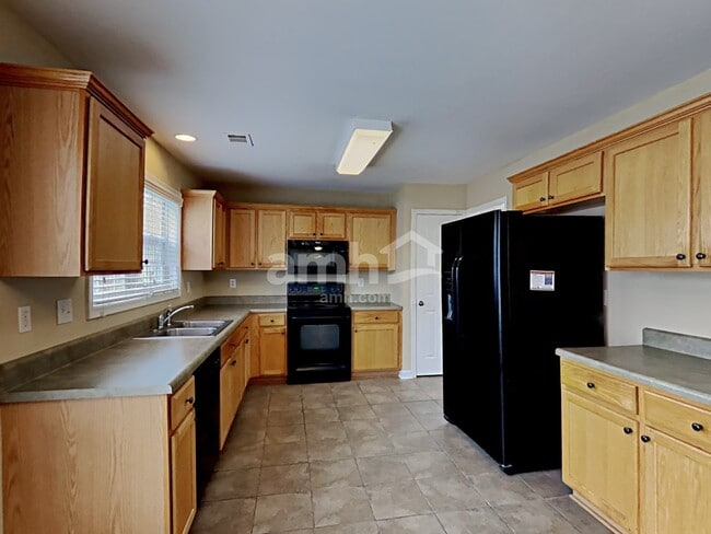 Photo - 954 Laurel Green Ln NE