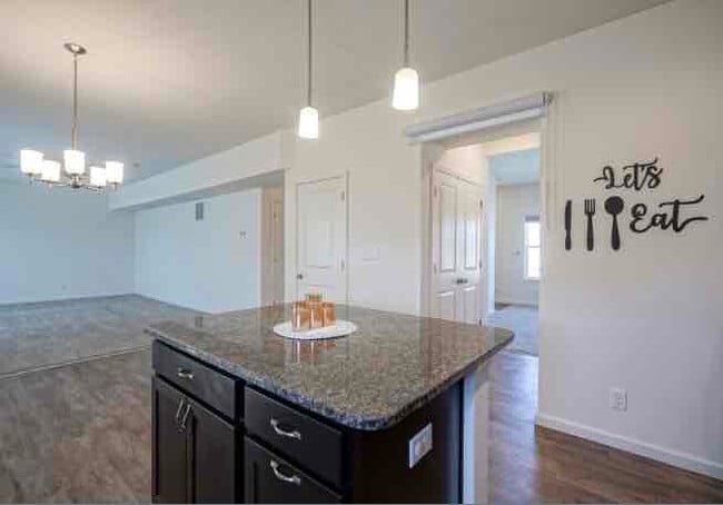 Photo - 1160 Colcester Ln