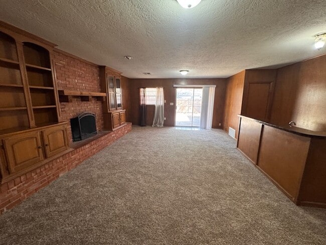 Photo - 3 bed 2 bath in a great neighborhood in Norman, Refreshed and ready for move in, 200 0ff by May 1st!