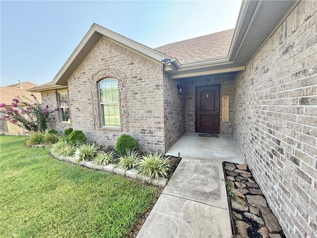 Photo - 1140 Willow Oak