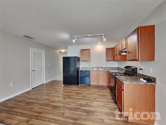 Photo - 2491 Stanton Ave