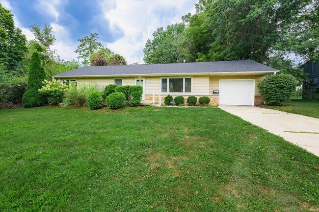 117 N Hillsdale Dr