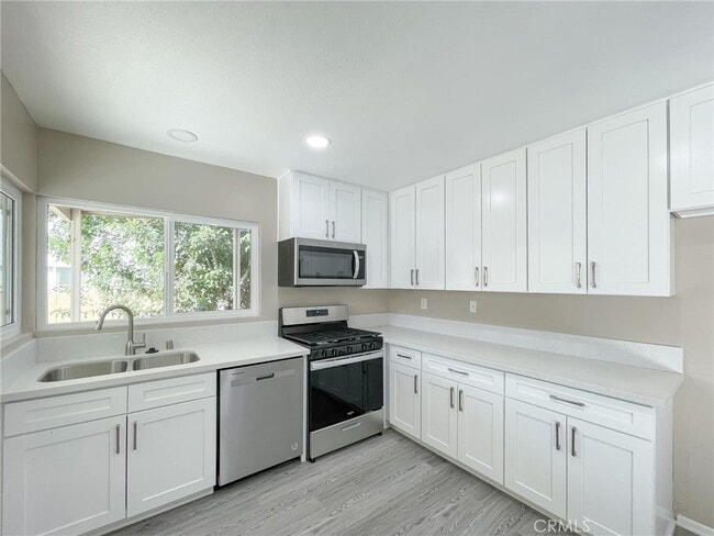 Photo - 44555 Benald St