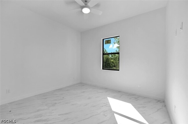 Photo - 846 Cadis St E