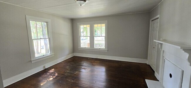 Photo - 109 Hollingshead Ave