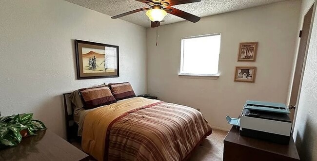 Photo - 1605 Common Dr