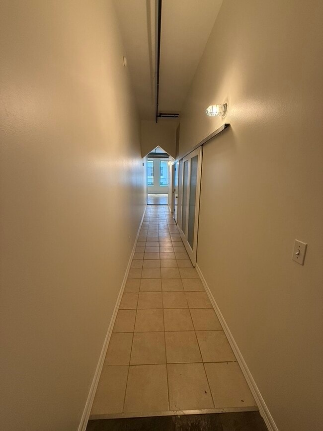 Entrance - 705 Main St Unit 402