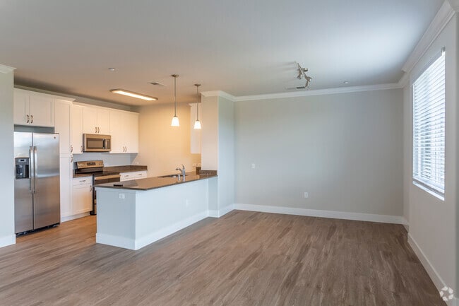2 BR, 2 BA - 1174 SF
