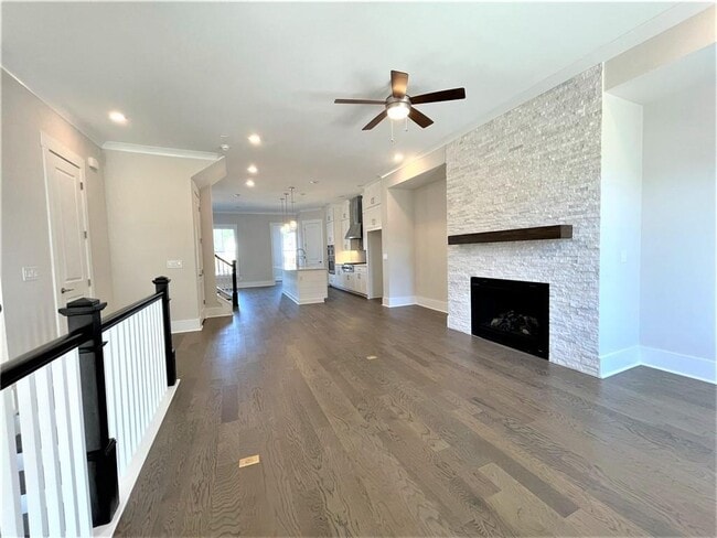 Photo - 892 Mayfield Rd