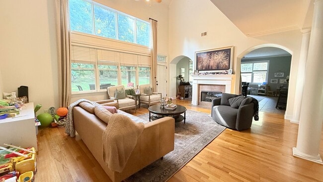 10138 Gillespie Oak Dr