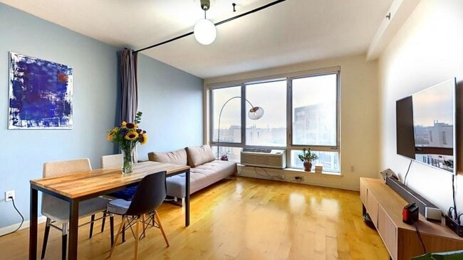 Building Photo - 1 bedroom in Long Island City NY 11101 Unit 11B Rental