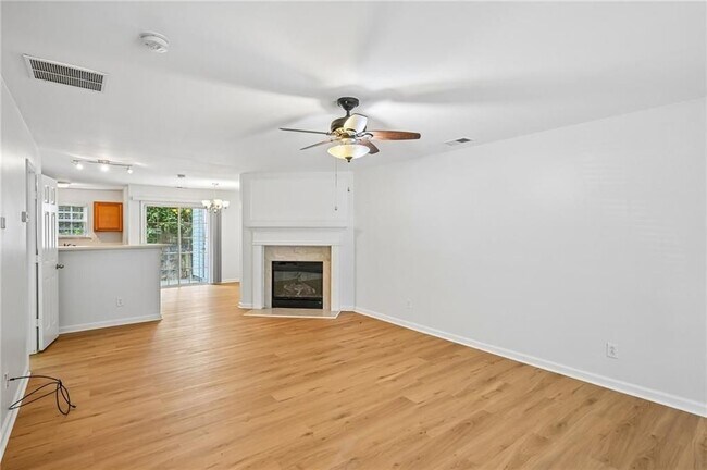 725 Crestwell Cir