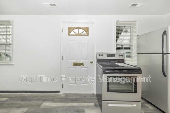 Photo - 796 Frederick St