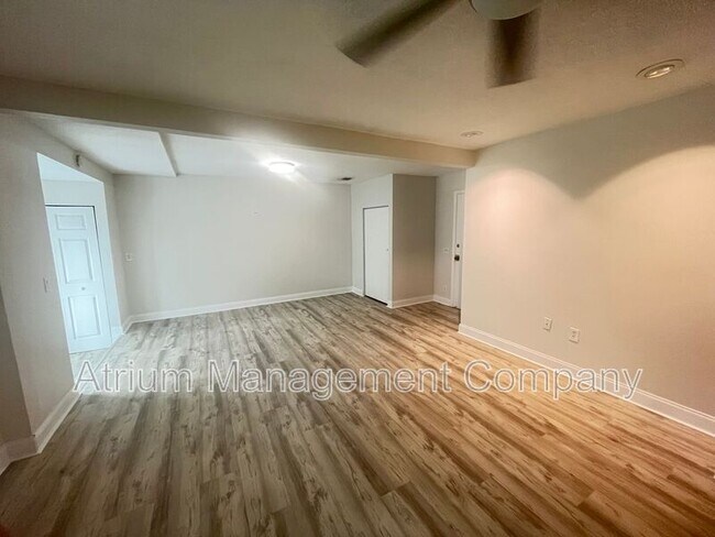 Photo - 113 N High St