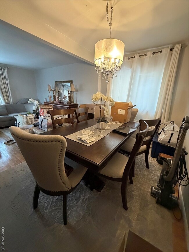 Photo - 144 Roslyn Rd