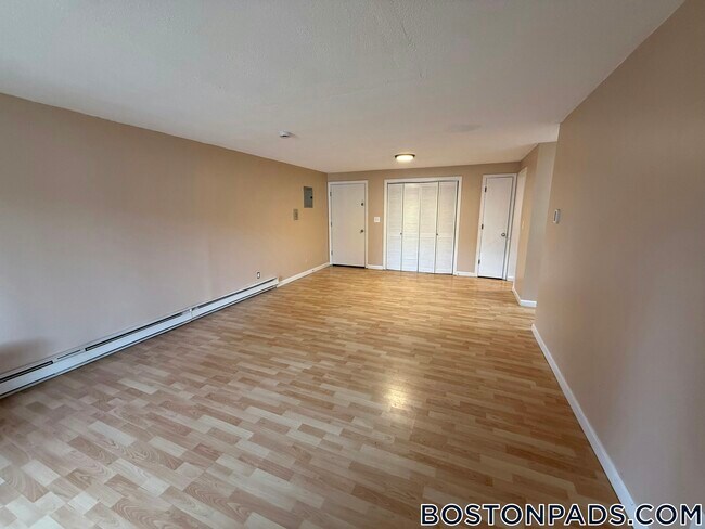 Photo - 180 Main St Unit 4