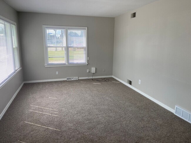 Photo - MOVE IN SPECIAL! 3 Bedroom Home with Huge ...