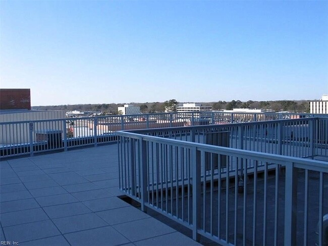 Loft Living at Town Center in Virginia Beach! - Loft Living at Town Center in Virginia Beach! Unidad 327