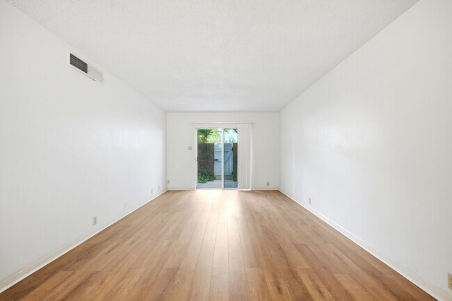 Photo - 2601 Bellefontaine Unit C116