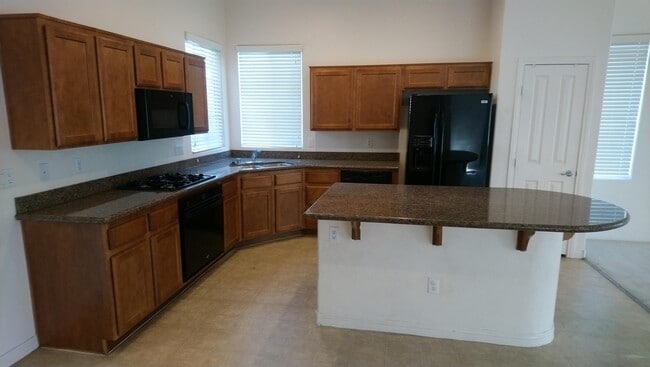 Photo - 2024 Hollywell St