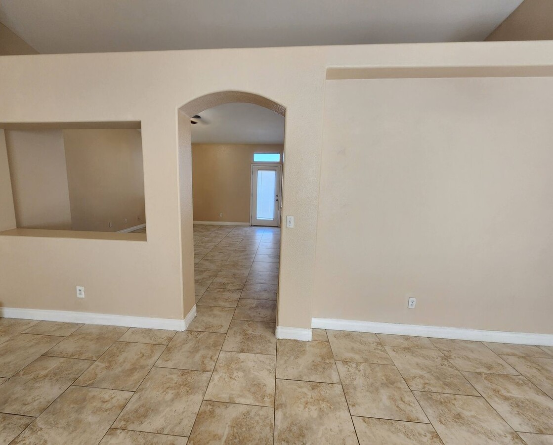 COMING SOON! Spacious 4-Bedroom Single-Sto... - COMING SOON! Spacious 4-Bedroom Single-Sto... Casa