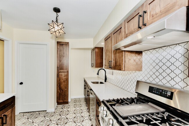 Photo - 1006 Brooks St