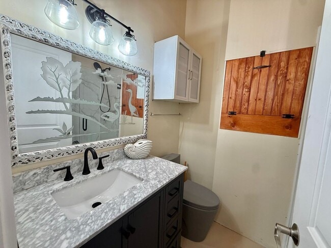Photo - 309 W 9th St