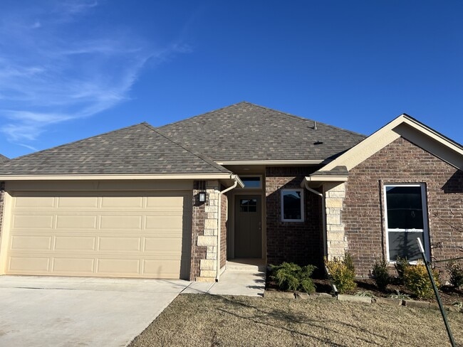 Building Photo - 13812 Klinsman Rd