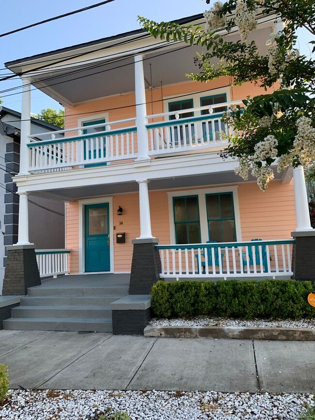 Building Photo - Stunning 3 bedroom/2bath Victorian home