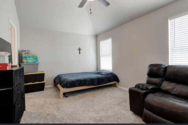 Photo - 11652 SW 12th St