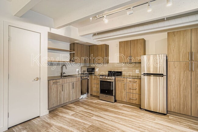Building Photo - 1495 N Vrain St Unit 210 Rental