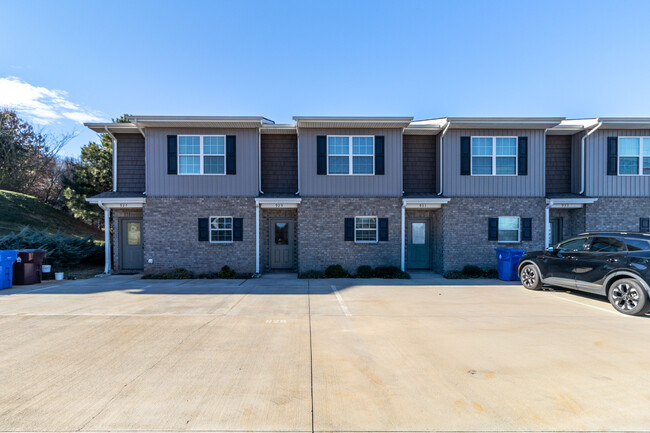 Photo - 929 Warrior Hill Dr Townhome