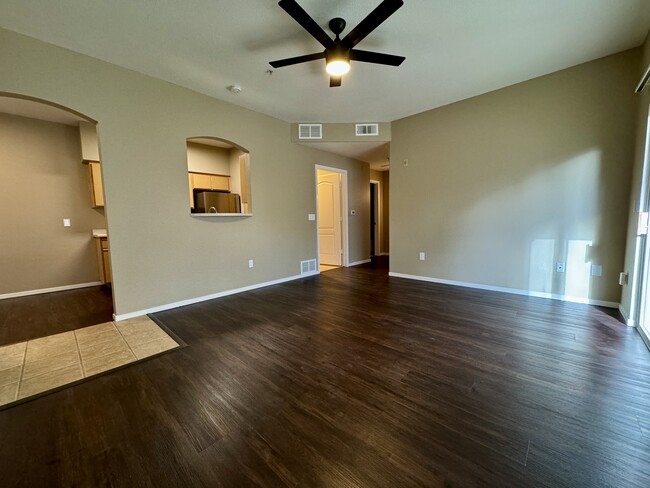 Sala de estar - 6850 Sharlands Ave Unidad X1145