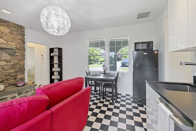 Photo - 25 Somerset Rd Unit 2