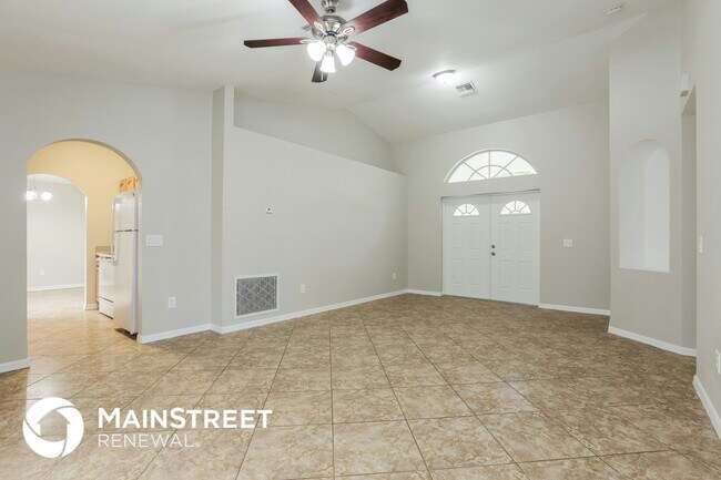 Photo - 944 Berg St E