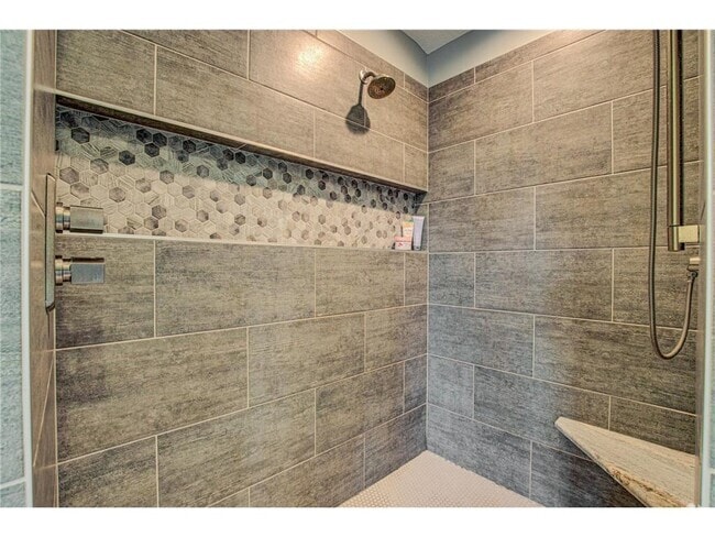 Building Photo - 2456 Hunter Dr Rental