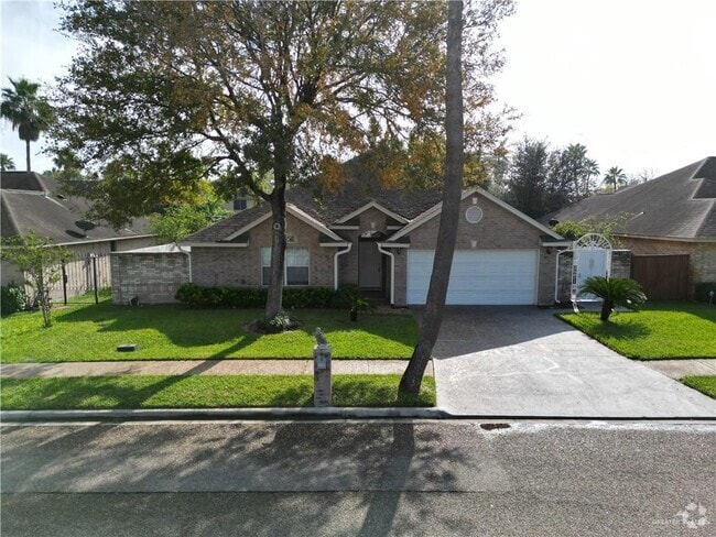 Building Photo - 3308 San Benito St Rental