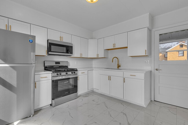 Building Photo - 81 Beaver St