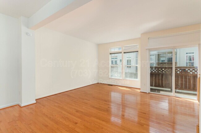 Photo - 1030 Harrison Cir