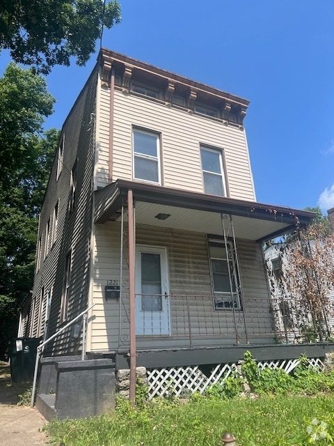Building Photo - 1221 Gilsey Ave Rental