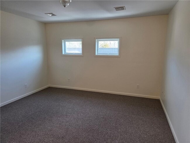 Photo - 567 S County Trail Unidad 321