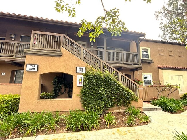 Stylish Upstairs Condo Next to Peter's Canyon - Stylish Upstairs Condo Next to Peter's Canyon Unidad L